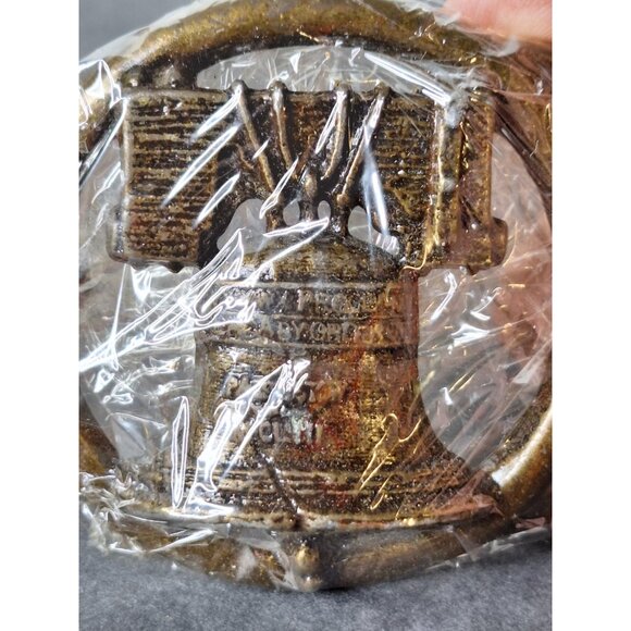 Vtg 1970's Liberty Bell Belt Buckle In Original Packaging - Picture 2 of 6